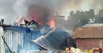 কালীগঞ্জে ভয়াবহ অগ্নিকাণ্ডে ২০ দোকান পুড়ে ছাই