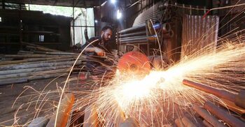 শ্রমিক সুরক্ষায় আইন আছে, কিন্তু কতটা কার্যকর?