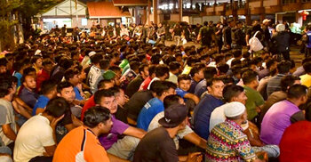 মালয়েশিয়ায় ভিসা অপব্যবহার, বাংলাদেশিসহ ৯৪৯৭ প্রবাসী আটক