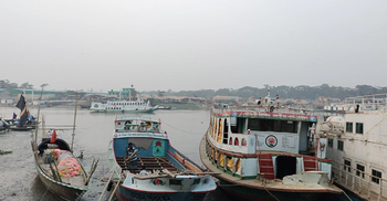 লক্ষ্মীপুরে সব নৌযান চলাচল বন্ধ