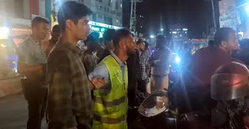 সড়কে চাঁদাবাজির সময় হাতেনাতে যুবক আটক