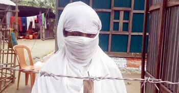 বহিষ্কৃত বিএনপি নেতার কাঁটাতারের বেড়ায় অবরুদ্ধ প্রবাসীর পরিবার