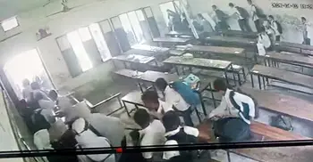 পাঠদানের সময় ভেঙে পড়লো স্কুলের ছাদের পলেস্তারা, আহত ৩ ছাত্রী