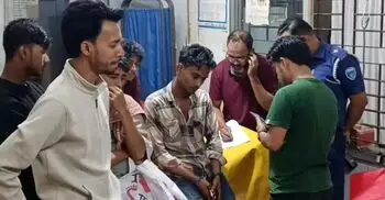 ঝড়ে সড়কে ভেঙে পড়া গাছে ধাক্কা লেগে মোটরসাইকেল আরোহীর মৃত্যু