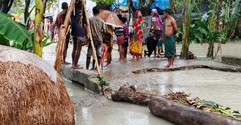 লালমনিরহাটে নিম্নাঞ্চল প্লাবিত, ত্রাণের অপেক্ষায় বানভাসিরা