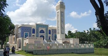 উদ্বোধনের দুই বছর পেরোলেও উন্মুক্ত হয়নি মডেল মসজিদ