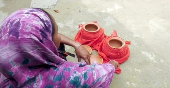 রোগমুক্তি-গুপ্তধনের আশায় সব খুইয়ে পথে সাত পরিবার