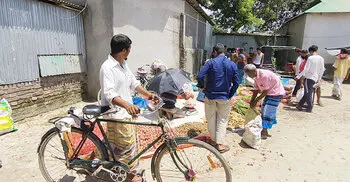 জায়গা বেদখল, জমি ভাড়া নিয়ে চলছে হাট
