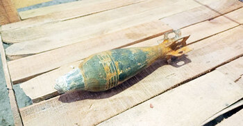 পুকুর খননের মাটির সঙ্গে উঠে এলো পরিত্যক্ত মর্টারশেল