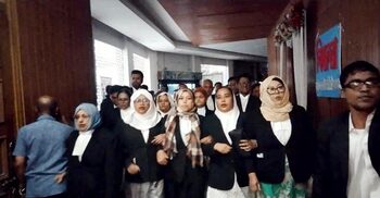 শেখ হাসিনার ফাঁসির দাবিতে আইনজীবীদের বিক্ষোভ