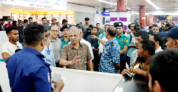 স্যুট পরে এলে ছাইড়া দিও না, খেয়াল রাইখো