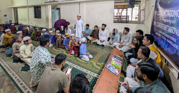 এতিম শিশুদের সঙ্গে ইফতার করলেন বন্ধন-লিও ক্লাবের সদস্যরা