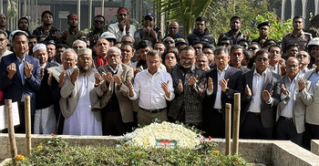 ওসমান হাদির কবর জিয়ারত করলেন তারেক রহমান