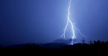 বাড়ির উঠানেই বজ্রপাতে প্রাণ গেলো যুবকের