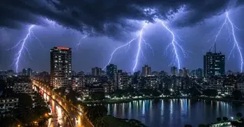 শহরেও বাড়ছে বজ্রপাতে মৃত্যু: সুউচ্চ ভবন কতটুকু রক্ষা করতে পারে