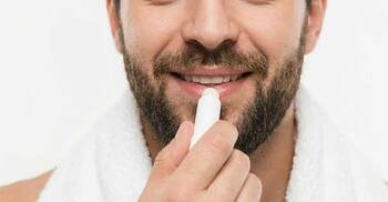 পুরুষরা ঠোঁট সুন্দর রাখবেন যেভাবে