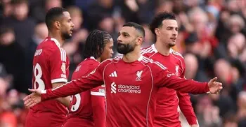 সালাহ ও এনগুমোহার গোলে জয়ে ফিরল লিভারপুল, স্বস্তিতে স্লট