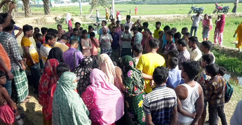 গাছে একই রশিতে ঝুলছিল দুই বন্ধুর মরদেহ