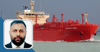 ক্যাপ্টেনের দক্ষতায় বড় দুর্ঘটনা থেকে রক্ষা পেলো চট্টগ্রাম বন্দর