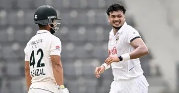 তাসকিন-মিরাজে পাকিস্তানের ৪ উইকেট তুলে লাঞ্চে বাংলাদেশ