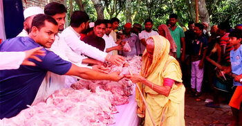 মুন্সিগঞ্জে ১০ টাকায় এক কেজি গরুর মাংস কিনলেন ৫০০ অসহায়