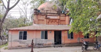 সংস্কারের অভাবে সৌন্দর্য হারাচ্ছে মুঘল সম্রাট শাহ সুজার নির্মিত মসজিদ