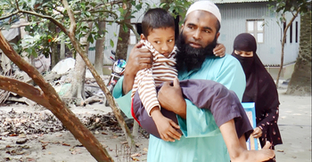 মারধরের পর আছাড় দিলেন শিক্ষক, মেরুদণ্ড ভাঙলো শিশু ফায়েজের