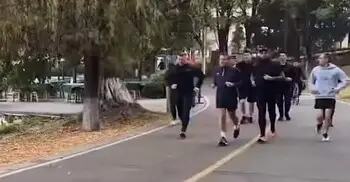 ভারত সফরে ম্যাক্রোঁর জগিং দৃশ্য ভাইরাল