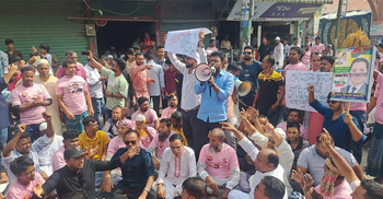 মনোনয়ন স্থগিত করায় কামাল জামানের কর্মী-সমর্থকদের বিক্ষোভ