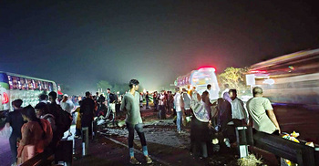 ভাড়া নিয়ে বিএনপি নেতাকর্মীদের সঙ্গে পরিবহন শ্রমিকদের ধাওয়া-পাল্টাধাওয়া