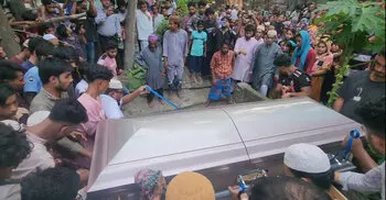 দাদা-দাদির কবরের পাশে শায়িত হলেন যুক্তরাষ্ট্রে নিহত শিক্ষার্থী বৃষ্টি