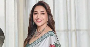 ৫৯ বছরেও মাধুরী দীক্ষিতের সৌন্দর্যের রহস্য জানলে অবাক হবেন