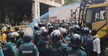 Police foil madrasah teachers’ march to Secretariat