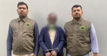 কাকরাইলে পুলিশকে ২০০ মিটার টেনে নেওয়া সিএনজিচালক গ্রেফতার