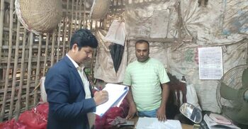 মাগুরায় নিত্যপণ্যের বাজারে ভ্রাম্যমাণ আদালতের অভিযান