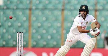 মুমিনুলের পর মেহেদির ফিফটি, জয়ের অপেক্ষা বাড়ছে শ্রীলঙ্কার