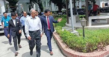 শেখ হাসিনা বিরোধীপক্ষকে হিটলারের মতো দমন করতেন