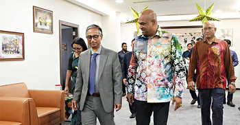 মালয়েশিয়ার মানবসম্পদমন্ত্রীর সঙ্গে বাংলাদেশ হাইকমিশনারের বৈঠক