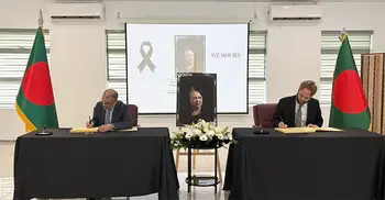 কুয়ালালামপুরে বাংলাদেশ হাইকমিশনে শোকবইয়ে স্বাক্ষর কূটনীতিকদের