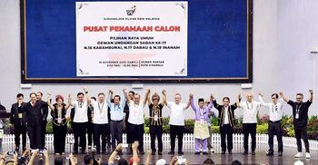 দলীয় প্রার্থীর চেয়ে এগিয়ে স্বতন্ত্র প্রার্থী