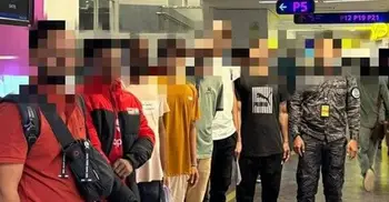 ৭ বাংলাদেশিসহ ১১৫ অভিবাসীকে ফেরত পাঠালো মালয়েশিয়া