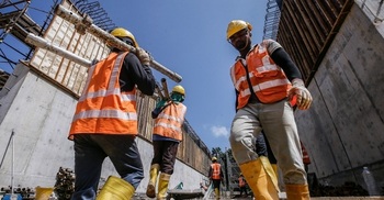 মালয়েশিয়ায় ডিজিটাল গ্রিন কার্ডে মিলবে নির্মাণশ্রমিকদের বেতন