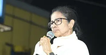 ভোট গণনায় পিছিয়ে তৃণমূল, যা বললেন মমতা