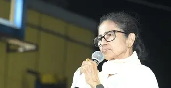 মমতা ব্যানার্জীর রাজনৈতিক ভবিষ্যৎ এখন কোন পথে?