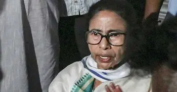 মমতার গাড়ি দেখেই ‘চোর-চোর’ স্লোগান বিজেপির