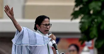মমতা ব্যানার্জী অনড়, বিধানসভা ভেঙে দিলেন গভর্নর: এখন বিকল্প কী?