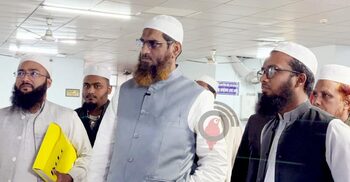 ঢাকা-১৩ আসনে মনোনয়নপত্র জমা দিলেন মামুনুল হক