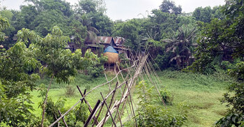 এক বাঁশের সাঁকোই সাত গ্রামের ভরসা