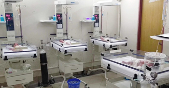 একসঙ্গে চার সন্তান জন্মে খুশি, আইসিইউ খরচ নিয়ে দিশেহারা