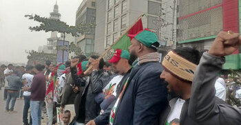 তারেক রহমানকে অভ্যর্থনা জানাতে মানুষের ঢল